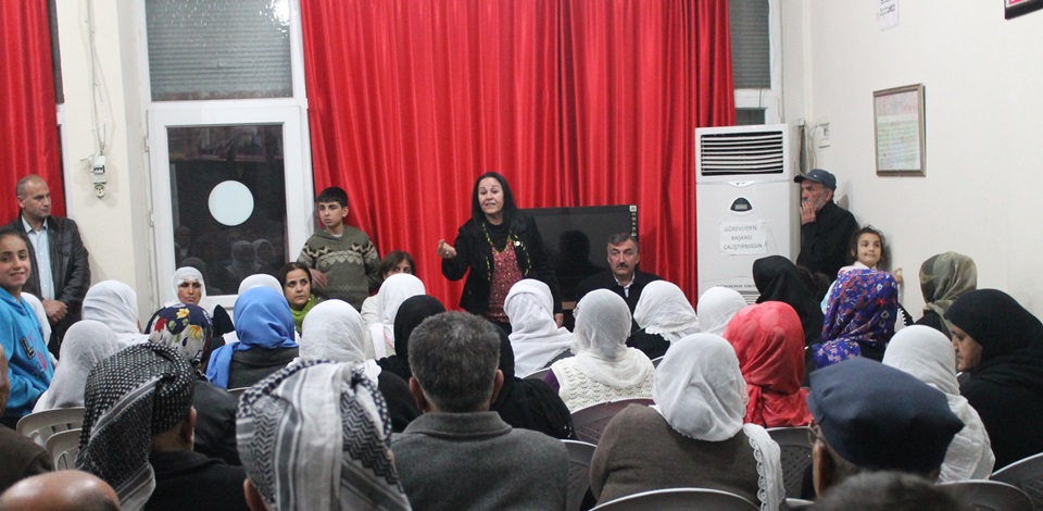 Adanada adaylar seçim çalışmaları kapsamında halkla buluşuyor